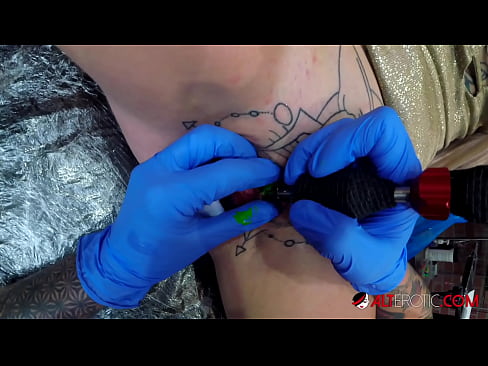 ❤️ Sully Savage-k izugarri tatuatu zuen klitorian tatuaje bat egin zuen ️ Azal bideoa gurean eu.recetasketo.top ❤